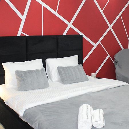 Studio Central Хунедоара Экстерьер фото