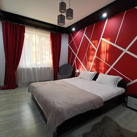 Studio Central Хунедоара Экстерьер фото