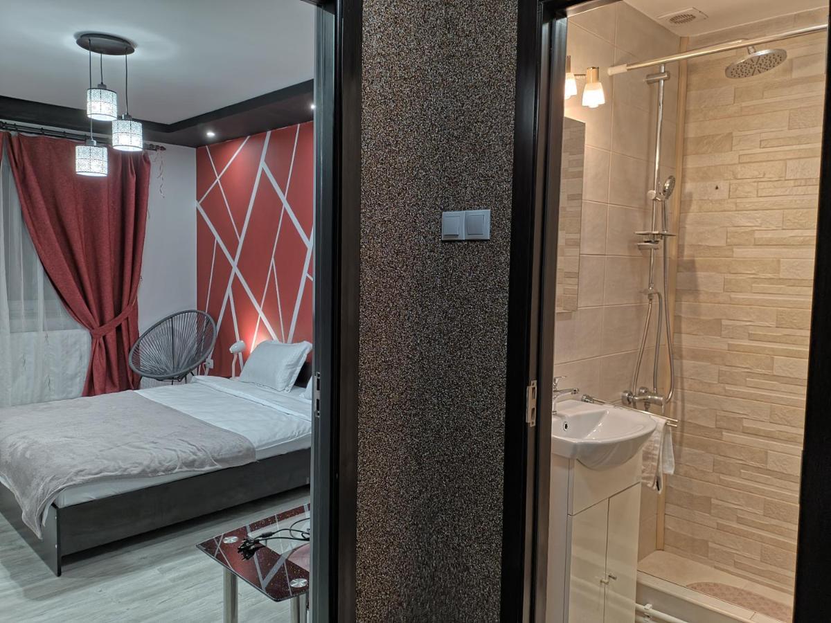 Studio Central Хунедоара Экстерьер фото