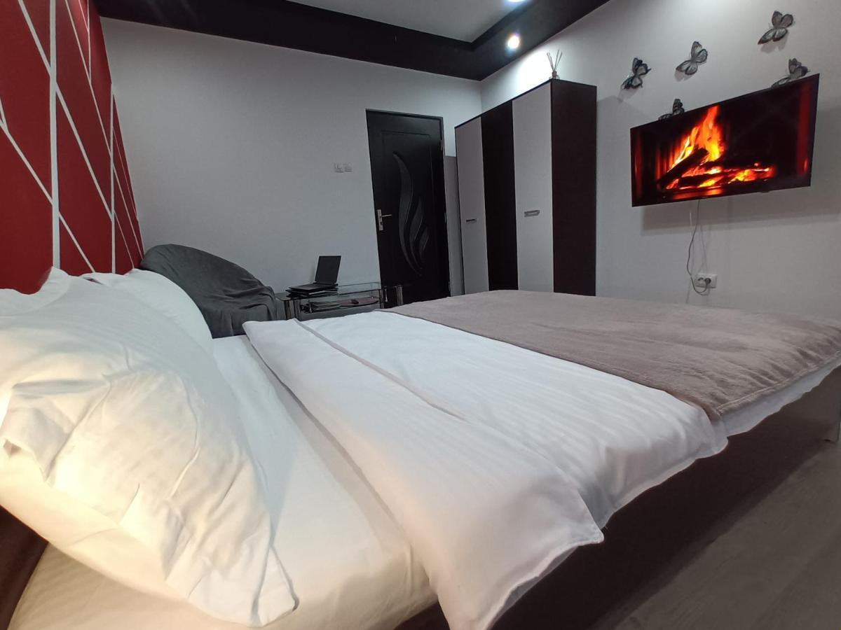 Studio Central Хунедоара Экстерьер фото